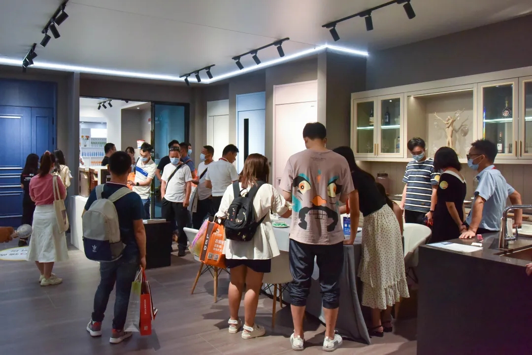 廣州建博會丨直播打卡領尚品牌館,體驗潮流家居生活