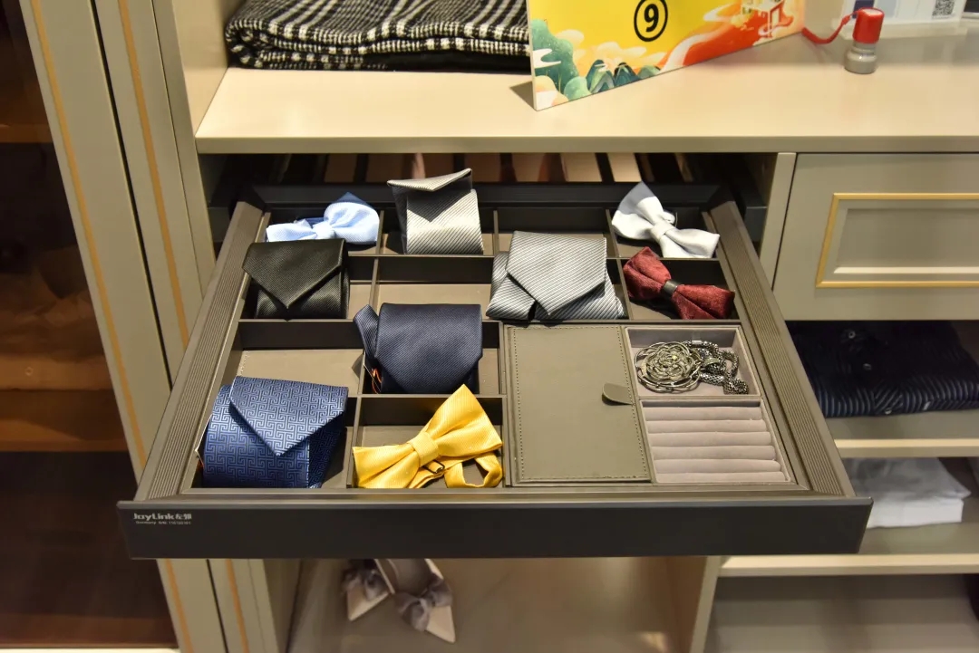 廣州建博會 | 領尚家居發掘生活之美,打造潮流智能家居