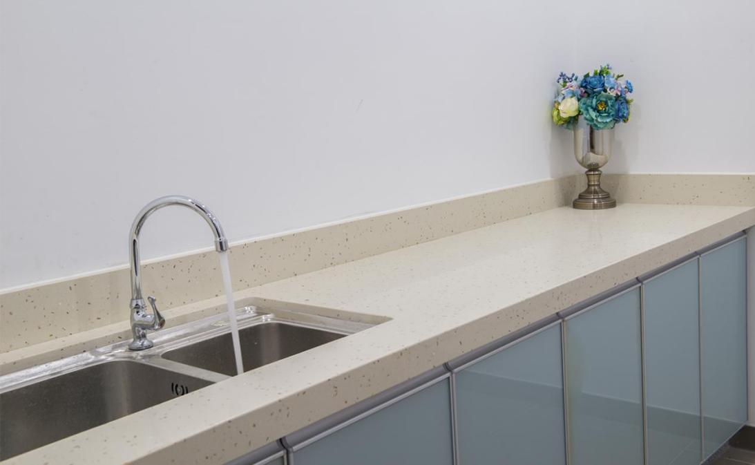 耐用石英石廚房臺(tái)面